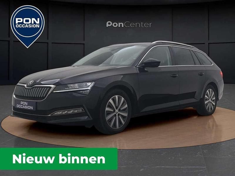 Zwart Gebruikt 2022 Skoda Superb Business Line Stationwagen | € 25.950 (Goede deal) - Afbeelding 1/3