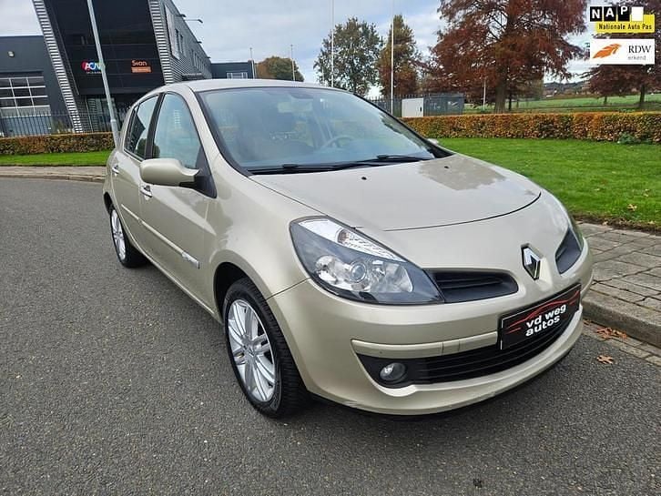 Beige Gebruikt 2007 Renault Clio II Initiale Hatchback | € 4.950 (Eerlijke prijs) - Afbeelding 1/4