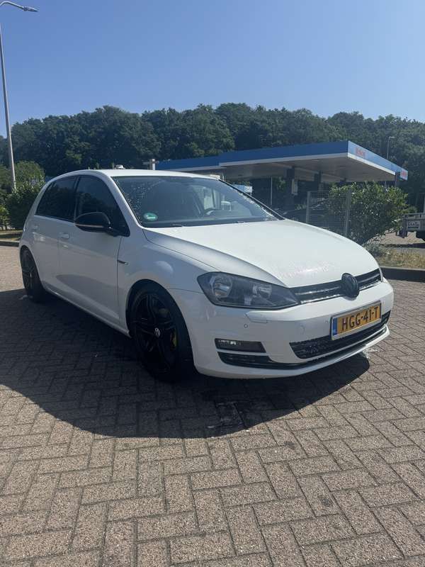 Wit Gebruikt 2013 VW Golf VII Highline Hatchback | € 11.000 (Iets duurder) - Afbeelding 1/4