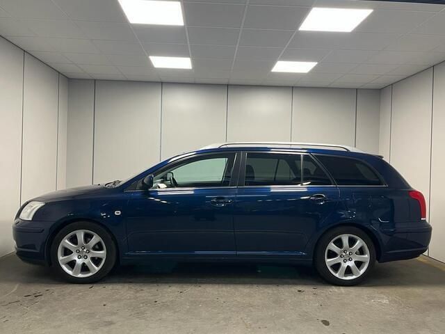 Occasion Toyota Avensis Executive 147 PK (108 kW) 2004 Blauw Stationwagen