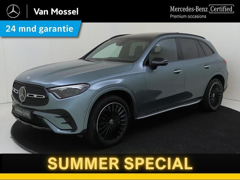 Groen Gebruikt 2024 Mercedes GLC300e AMG line SUV | € 77.945 (Duur) - Afbeelding 1/4
