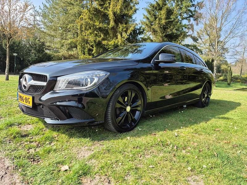 Zwart Gebruikt 2016 Mercedes CLA180 Ambition Sedan | € 13.900 (Super prijs) - Afbeelding 1/4