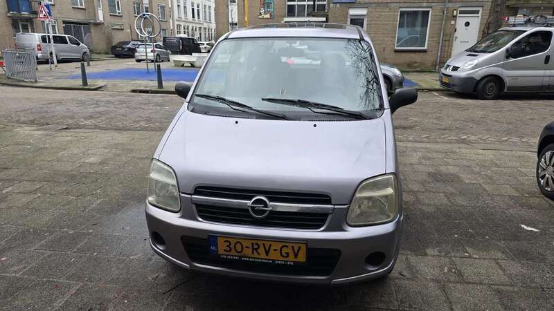Paars Gebruikt 2005 Opel Agila Essentia MPV | € 1.100 (Eerlijke prijs) - Afbeelding 1/4