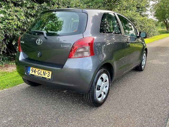 Occasion Toyota Yaris Terra 87 PK (63 kW) 2008 Grijs Hatchback