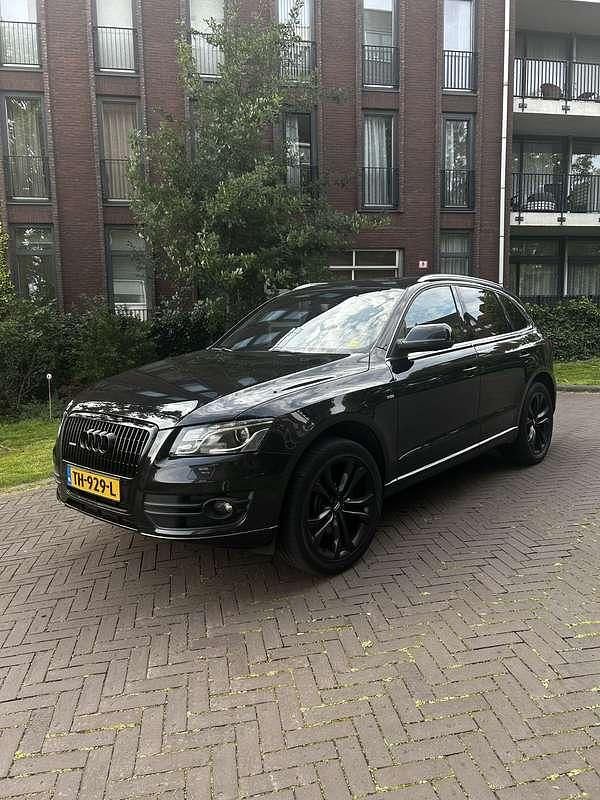Zwart Gebruikt 2010 Audi Q5 SUV | € 10.900 (Goede deal) - Afbeelding 1/4
