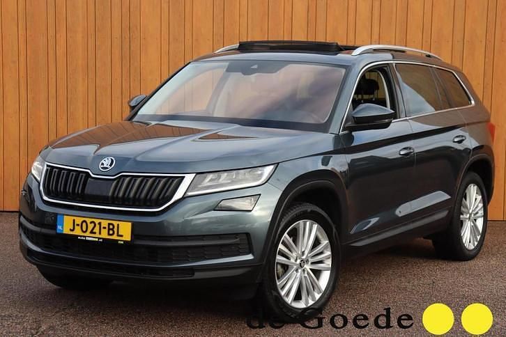 Grijs Gebruikt 2020 Skoda Kodiaq Business Line SUV | € 29.940 (Eerlijke prijs) - Afbeelding 1/4