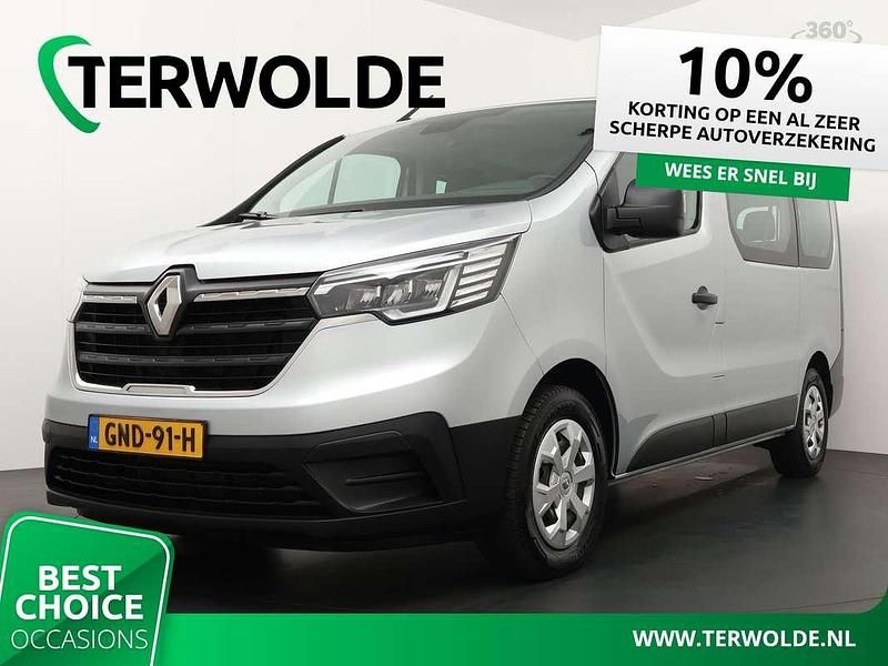Grijs Gebruikt 2023 Renault Trafic Life Van | € 49.900 - Afbeelding 1/3
