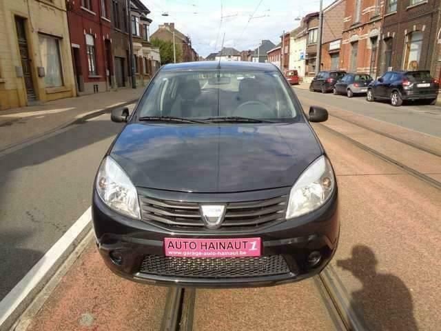 Grijs Gebruikt 2012 Dacia Sandero Ambiance Hatchback | € 5.999 - Afbeelding 1/4