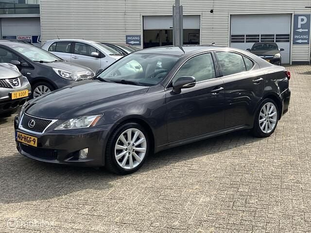Bruin Gebruikt 2008 Lexus IS250 Executive Line Sedan | € 8.250 (Eerlijke prijs) - Afbeelding 1/4