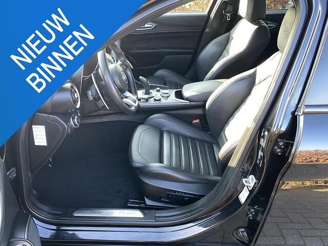 Overige Gebruikt 2018 Alfa Romeo Giulia Tech Edition Sedan | € 29.950 (Eerlijke prijs) - Afbeelding 1/4