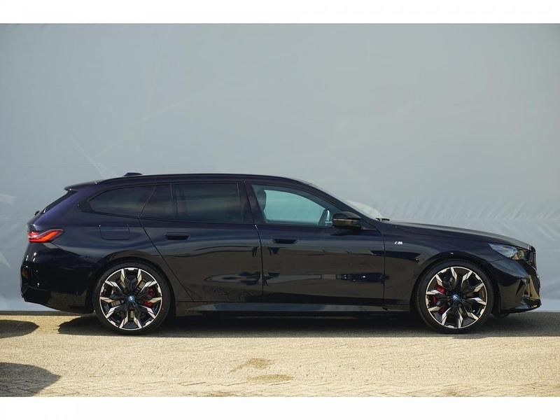 Occasion BMW i5 Comfort Edition 442 kW (601 PK) 2024 M carbonschwarz metallic (416) (zwart metallic) Sedan