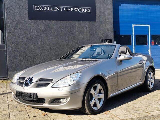 Grijs Gebruikt 2004 Mercedes SLK200 Cabriolet | € 9.750 (Iets duurder) - Afbeelding 1/4