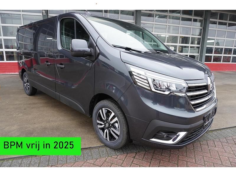 Grijs Gebruikt 2024 Renault Trafic Luxe Van | € 32.850 (Iets duurder) - Afbeelding 1/4