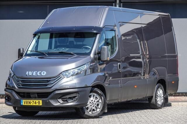 Grijs Gebruikt 2022 Iveco Daily Van | € 30.950 (Super prijs) - Afbeelding 1/4
