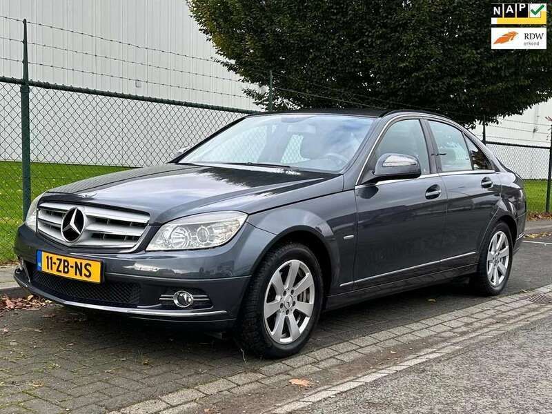 Grijs, metallic lak Gebruikt 2007 Mercedes C280 Avantgarde Sedan | € 8.495 (Goede deal) - Afbeelding 1/4