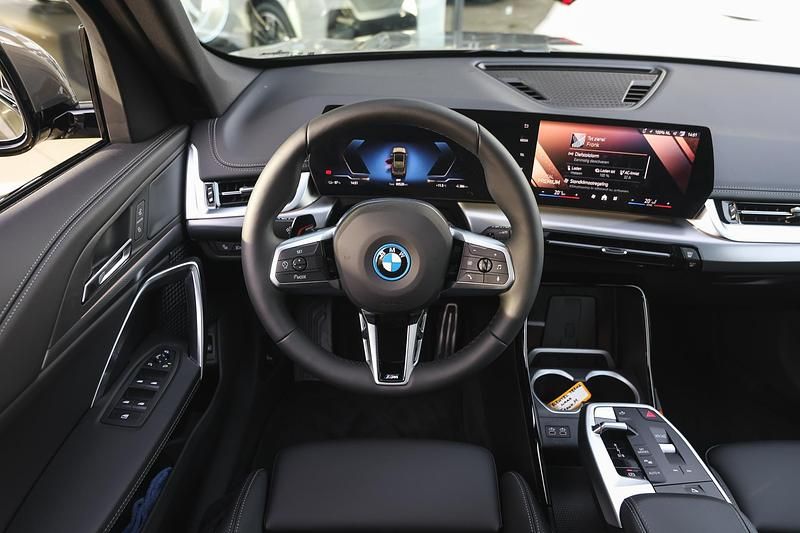 Occasion BMW iX1 M Sport 150 kW (204 PK) 2025 Geel SUV