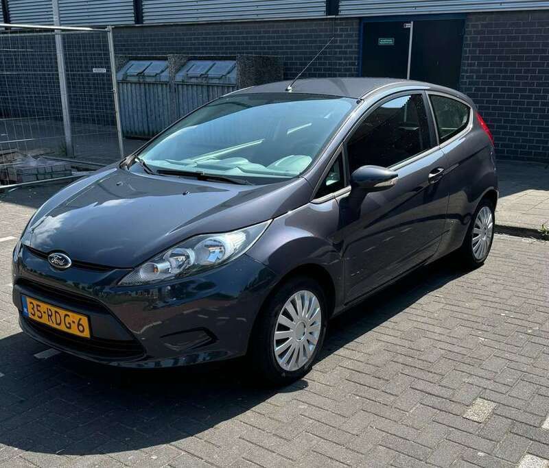 Grijs Gebruikt 2011 Ford Fiesta Limited Hatchback | € 4.500 (Eerlijke prijs) - Afbeelding 1/4