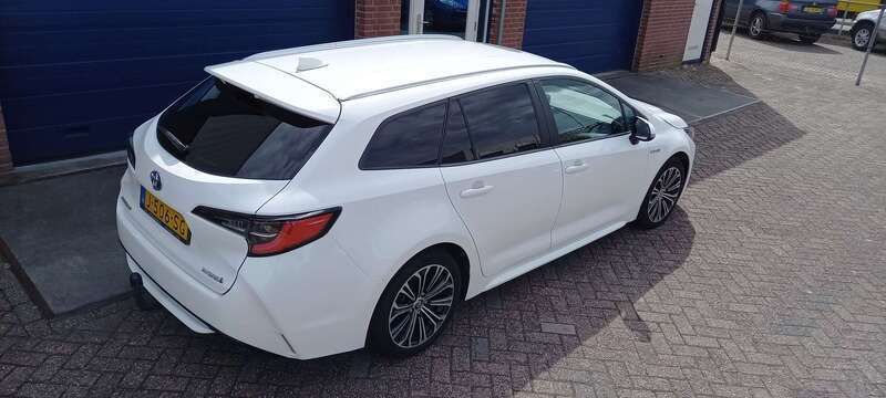 Wit Gebruikt 2020 Toyota Corolla Plus Stationwagen | € 18.500 (Super prijs) - Afbeelding 1/4