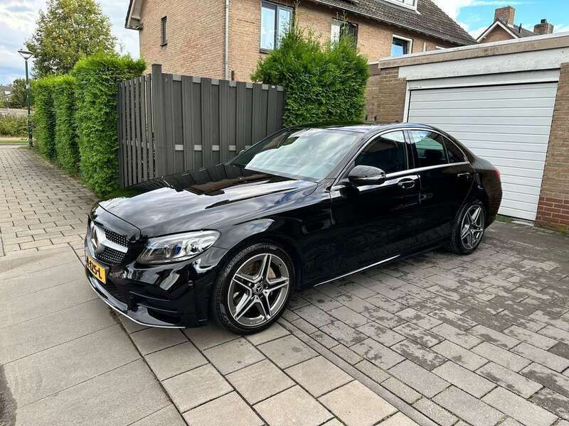 Zwart Gebruikt 2019 Mercedes C180 Sedan | € 30.950 (Duur) - Afbeelding 1/4