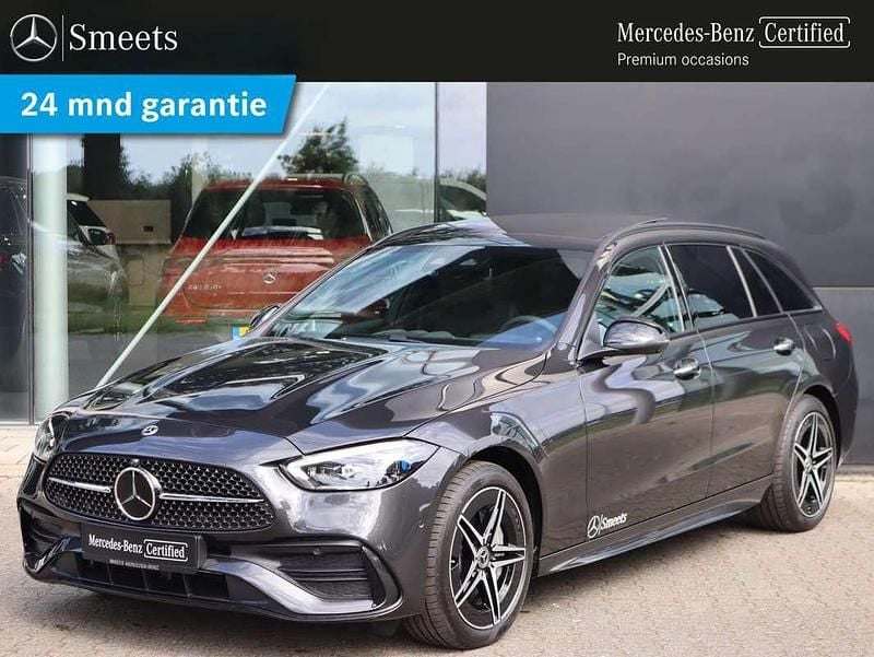 Grijs Gebruikt 2025 Mercedes C300e AMG line Plus Stationwagen | € 64.888 - Afbeelding 1/4