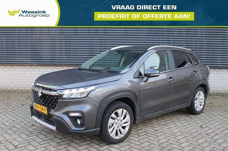 Grijs (metallic) Occasion 2023 Suzuki SX4 S-Cross SUV | € 24.900 (Goede deal) - Afbeelding 1/4