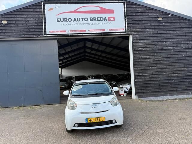 Wit Gebruikt 2009 Toyota iQ Hatchback | € 2.450 (Goede deal) - Afbeelding 1/4