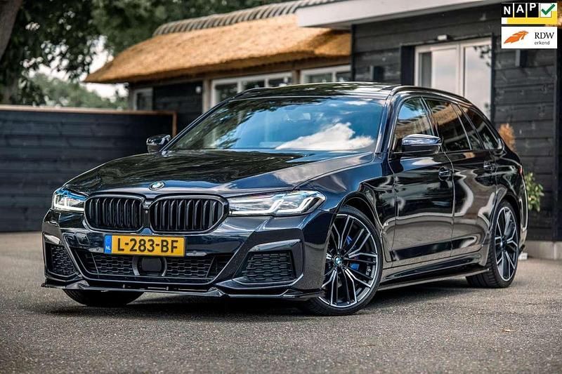 Zwart Gebruikt 2021 BMW 530 M Sport Stationwagen | € 38.950 (Eerlijke prijs) - Afbeelding 1/4