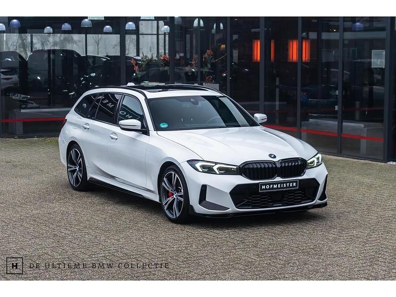 Wit Occasion 2023 BMW 330 M Sport Stationwagen | € 39.950 (Iets duurder) - Afbeelding 1/4