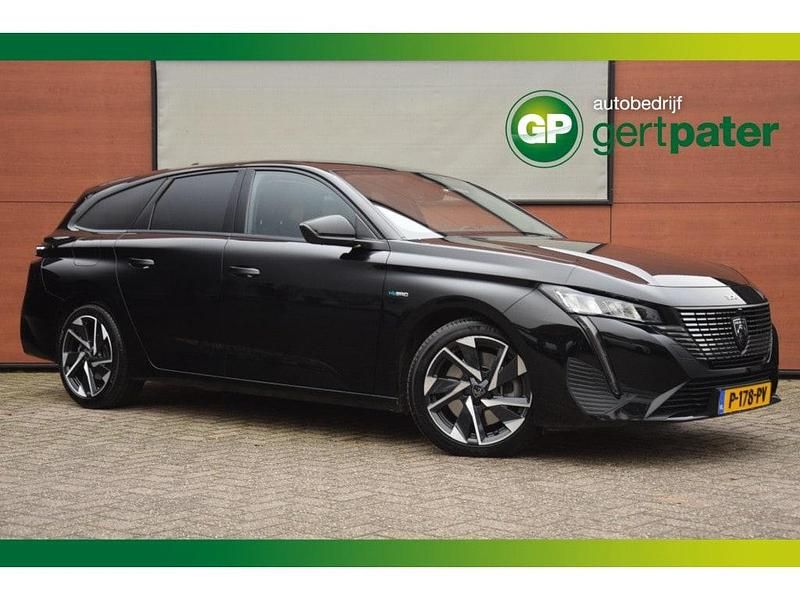 Zwart Gebruikt 2022 Peugeot 308 SW Allure Stationwagen | € 22.900 (Goede deal) - Afbeelding 1/4