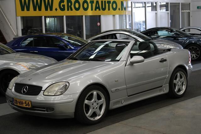 Grijs, metallic lak Gebruikt 1998 Mercedes SLK200 Cabriolet | € 3.444 (Super prijs) - Afbeelding 1/4