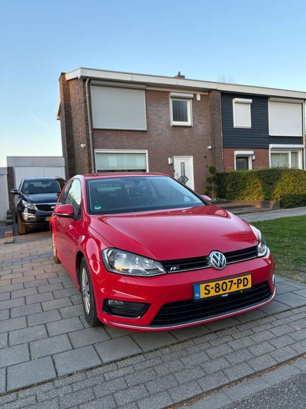 Rood Gebruikt 2015 VW Golf VII R-line Stationwagen | € 9.995 (Goede deal) - Afbeelding 1/4