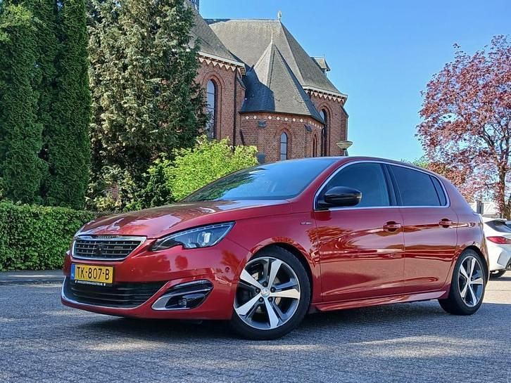 Rood Gebruikt 2017 Peugeot 308 GT-line Hatchback | € 7.750 (Goede deal) - Afbeelding 1/4