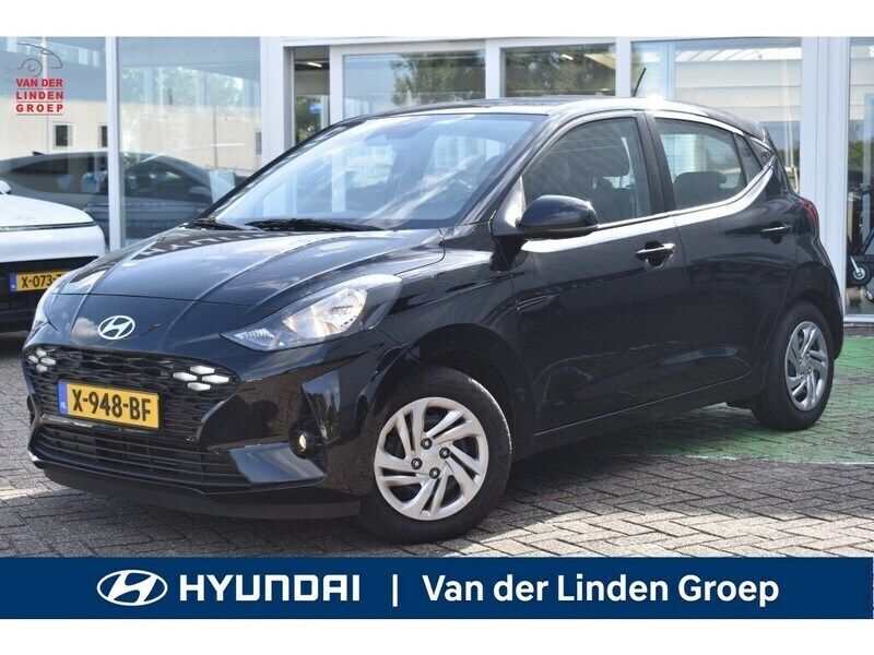 Zwart Gebruikt 2023 Hyundai i10 Comfort Hatchback | € 16.450 (Eerlijke prijs) - Afbeelding 1/4