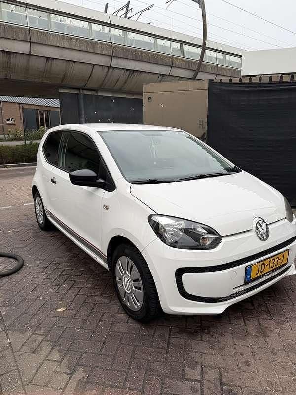 Wit Gebruikt 2013 VW up! Hatchback | € 3.200 (Goede deal) - Afbeelding 1/4