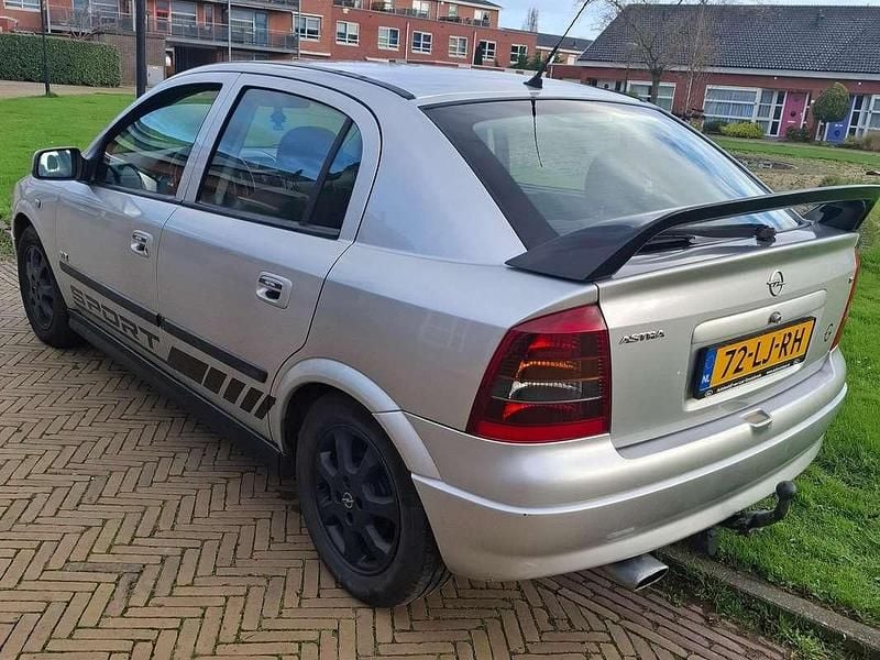 Zilver Occasion 2003 Opel Astra Njoy Hatchback | € 1.400 (Eerlijke prijs) - Afbeelding 1/4