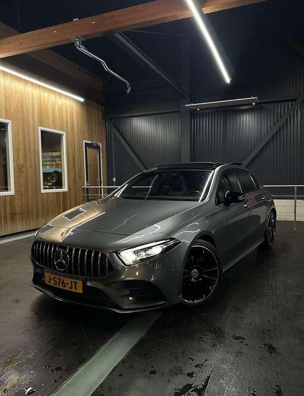Grijs Occasion 2018 Mercedes A200 Sedan | € 27.500 (Iets duurder) - Afbeelding 1/4
