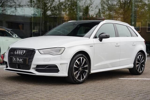 Wit Gebruikt 2015 Audi A3 Sportback Ambition Hatchback | € 12.888 (Eerlijke prijs) - Afbeelding 1/4