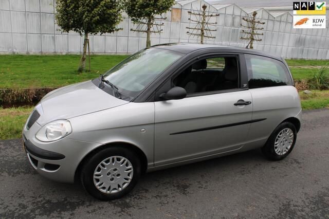 Grijs Gebruikt 2006 Lancia Ypsilon Hatchback | € 2.450 (Iets duurder) - Afbeelding 1/4