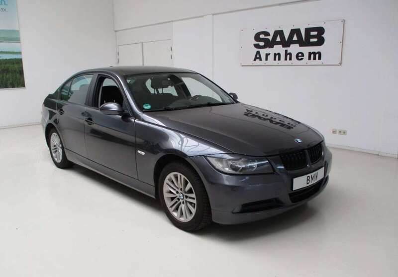 Grijs Gebruikt 2008 BMW 320 Sedan | € 7.498 (Iets duurder) - Afbeelding 1/4