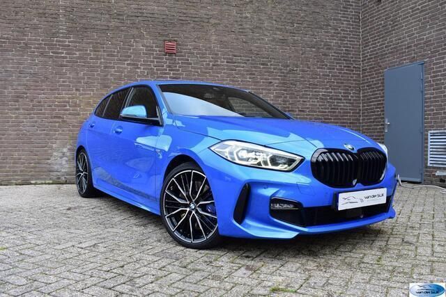 Blauw Gebruikt 2020 BMW 118 Executive Hatchback | € 22.999 (Eerlijke prijs) - Afbeelding 1/4