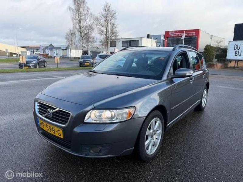 Grijs Occasion 2007 Volvo V50 Momentum Stationwagen | € 2.450 - Afbeelding 1/4