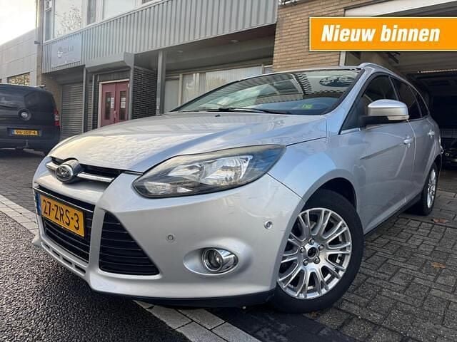 Grijs Gebruikt 2013 Ford Focus Titanium Stationwagen | € 2.195 (Goede deal) - Afbeelding 1/4