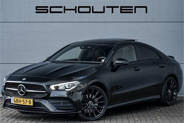 Zwart Gebruikt 2021 Mercedes CLA250 Premium Sedan | € 34.900 (Iets duurder) - Afbeelding 1/3