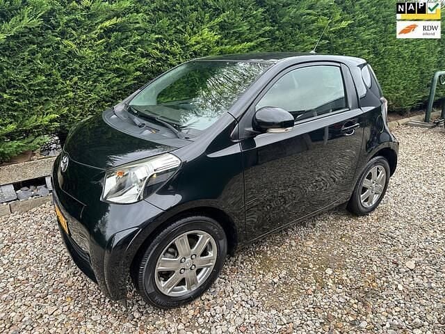 Zwart Gebruikt 2010 Toyota iQ Hatchback | € 5.495 (Goede deal) - Afbeelding 1/4
