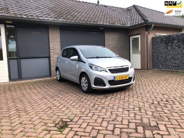 Grijs Gebruikt 2021 Peugeot 108 Active Hatchback | € 10.450 (Eerlijke prijs) - Afbeelding 1/4