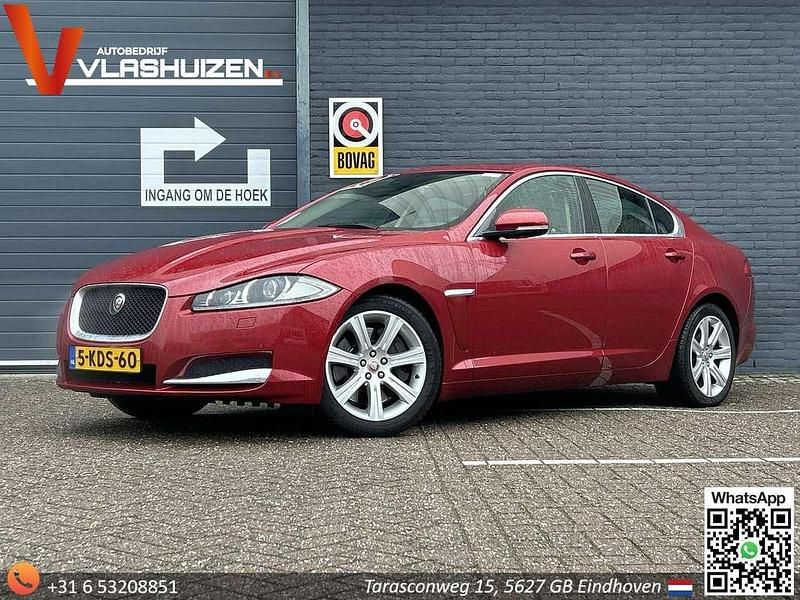 Rood Occasion 2013 Jaguar XF Business Edition Sedan | € 5.245 (Goede deal) - Afbeelding 1/4