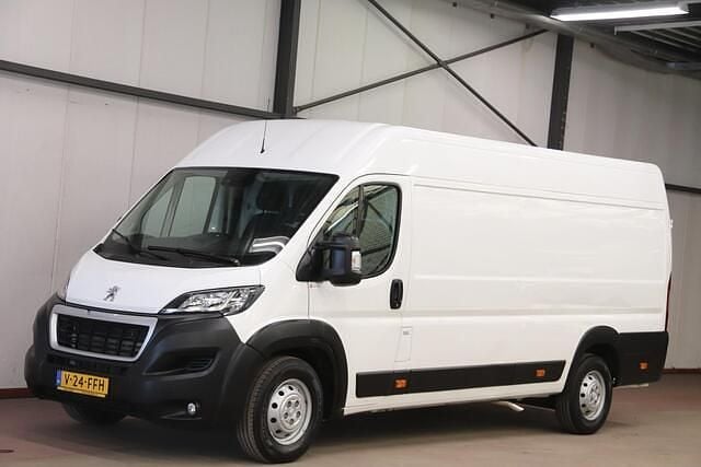 Wit Occasion 2021 Peugeot Boxer Van | € 19.900 (Goede deal) - Afbeelding 1/4
