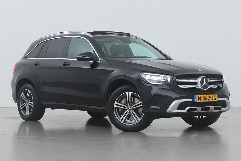 Zwart Gebruikt 2020 Mercedes GLC300e Business | € 28.800 - Afbeelding 1/1