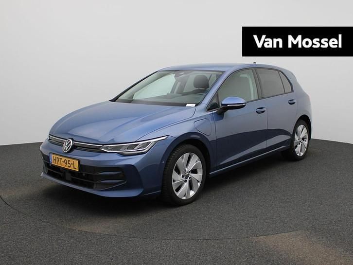 Occasion 2025 VW e-Golf Edition Hatchback | € 33.900 (Eerlijke prijs) - Afbeelding 1/4
