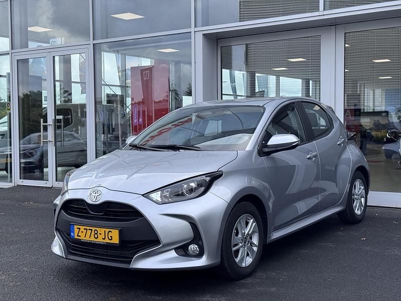 Occasion Toyota Yaris Hybrid Active 116 PK (85 kW) 2024 Grijs Hatchback